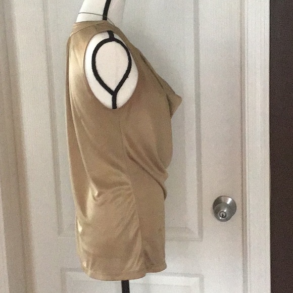 Top - Picture 2 of 3